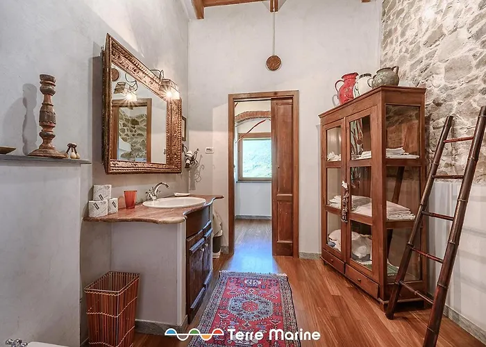 L'occhio Di Santa Lucia, Terre Marine Pensionat